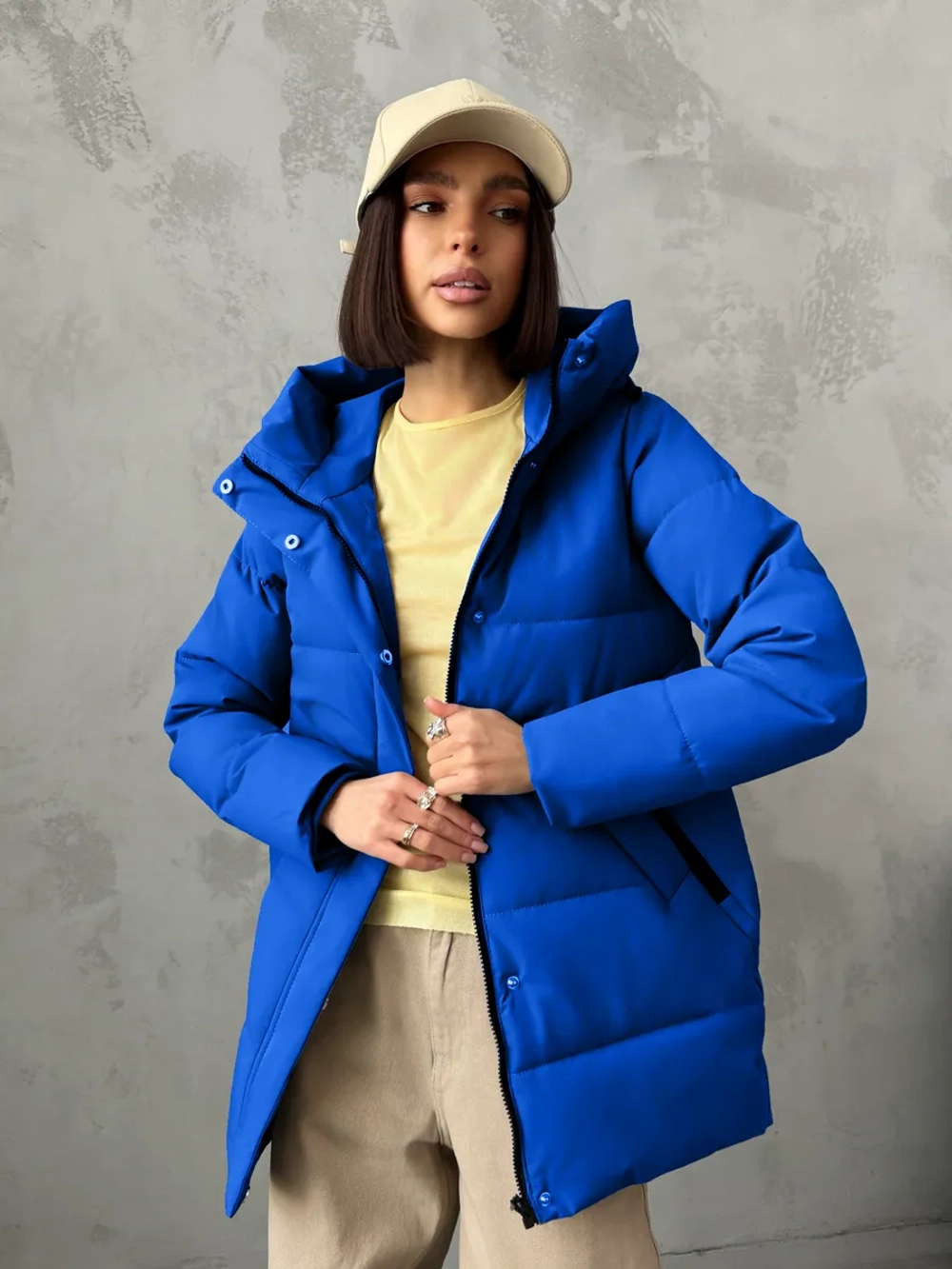 Куртка весенняя удлиненная с капюшоном