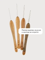 крючок с ручкой из зеленого сандала