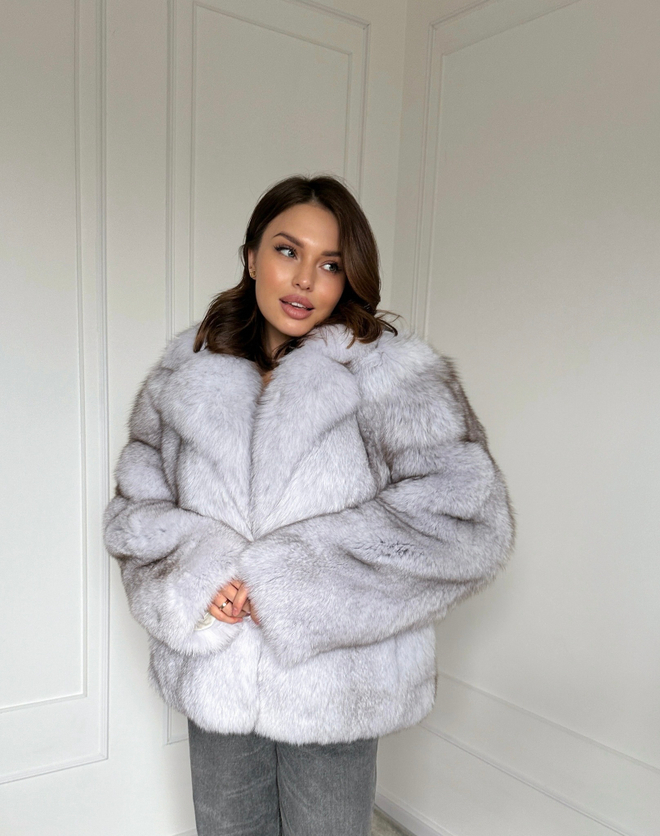 Шуба из финского песца в цвете "колотый лед" с воротником «бабочка» 60см