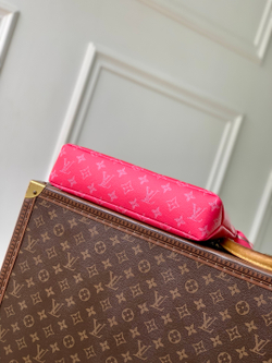Louis Vuitton Pochette Voyage Souple