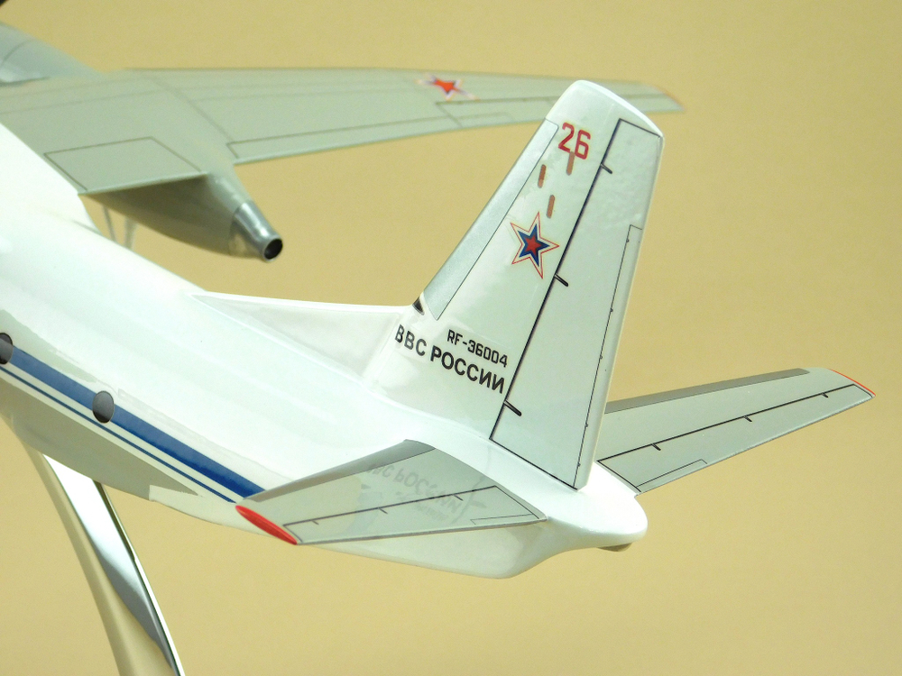 Модель самолета Ан-26 (М1:72, ВВС России, RF-36004,26) с шасси