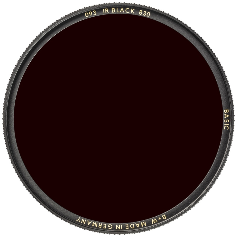 B+W BASIC 093 IR Black Red 830 82mm. Светофильтр инфракрасный для фотосъёмки