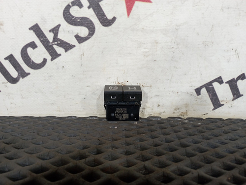 Кнопка тягового усилия/кнопка блокировки дифференциала 2023г