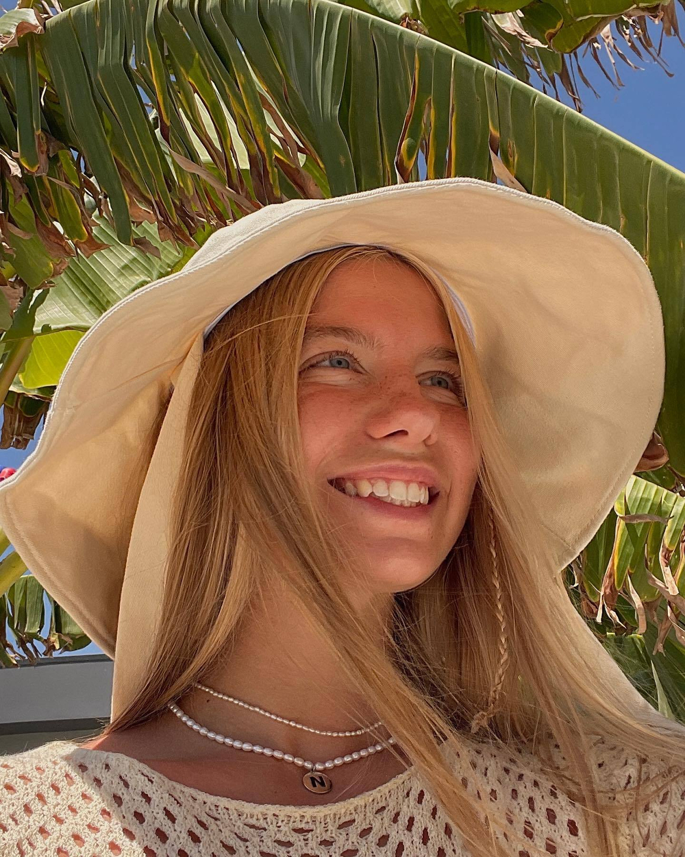 Колье с буквой