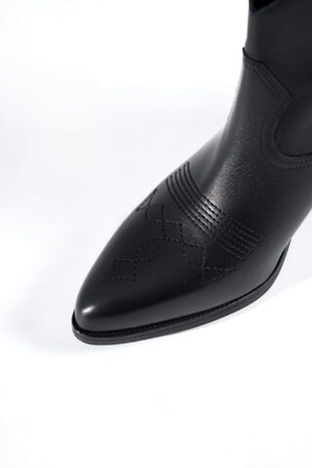 Казаки из натуральной кожи ELEONOR / Черный