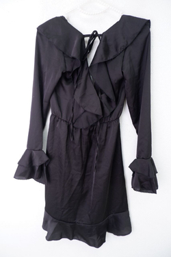 Платье Boohoo атласное 42 размер