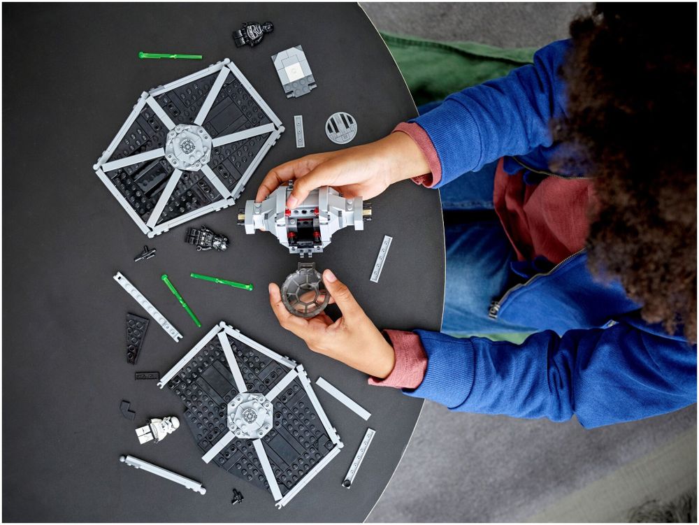 Конструктор LEGO Star Wars 75300 Имперский истребитель СИД
