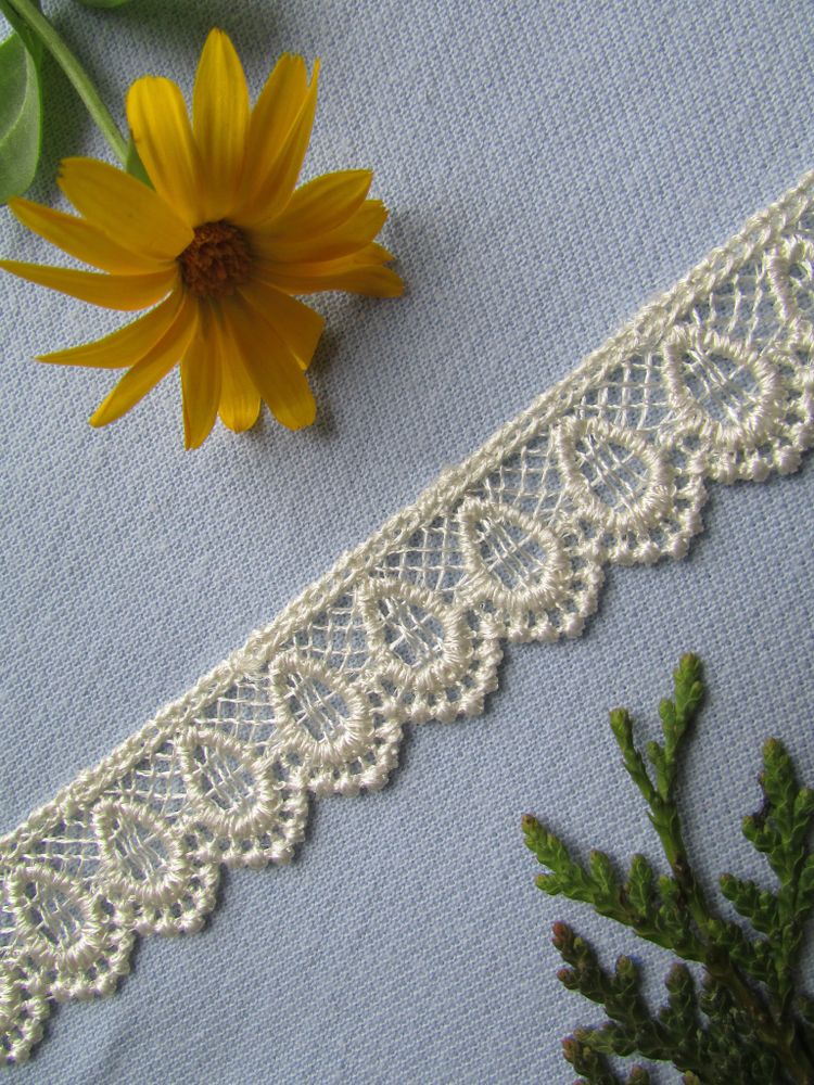 Кружево плетеное, ш. 2-2,2 см, светлый айвори