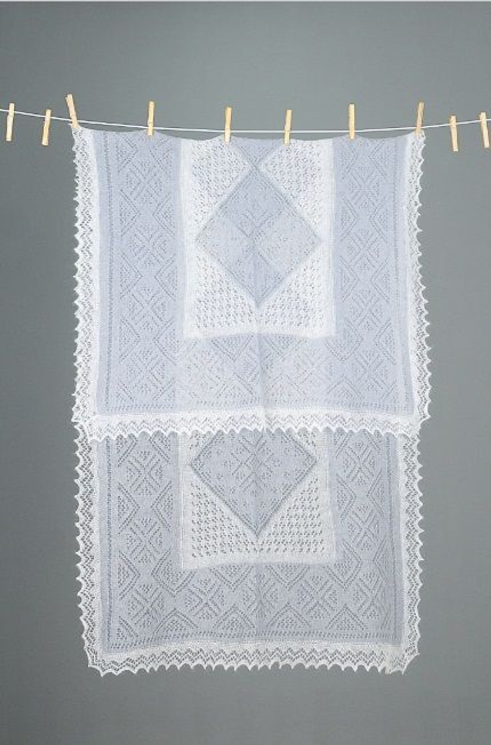 Оренбургский пуховый палантин АИ16070-03/02 серый/экрю