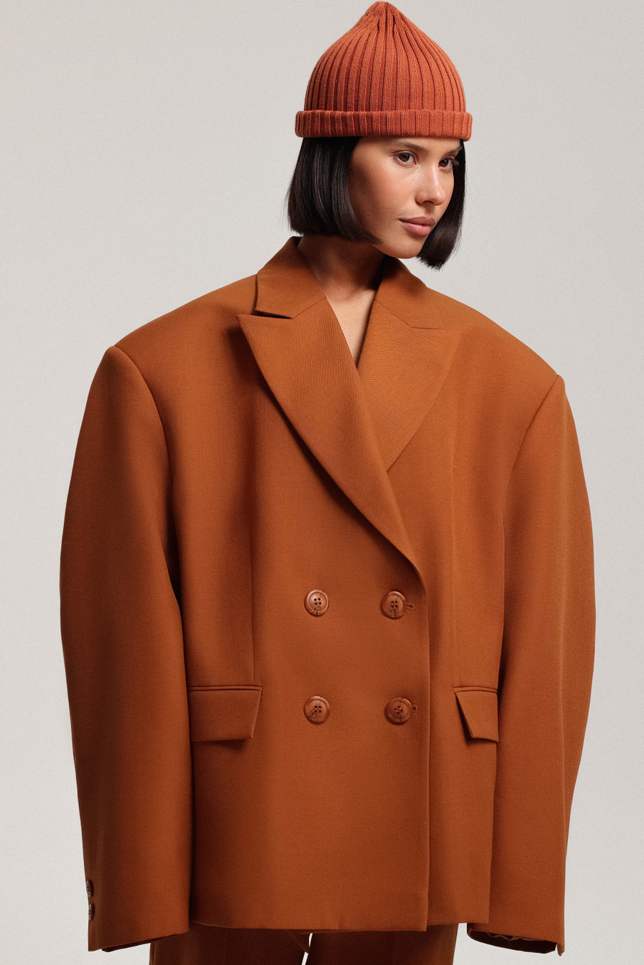 Жакет с защипами на спине