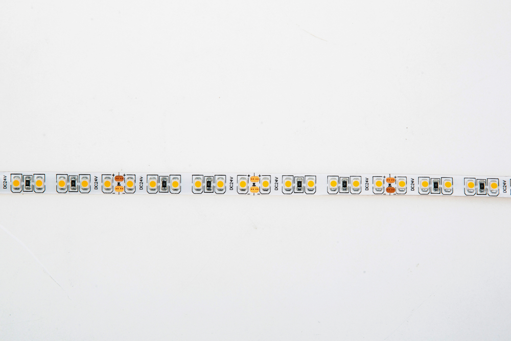 Светодиодная лента, тепло-белая,  IP65,   120 д/м 3000K,  9, 6W/m,  600 Lm/m,  CRI>95