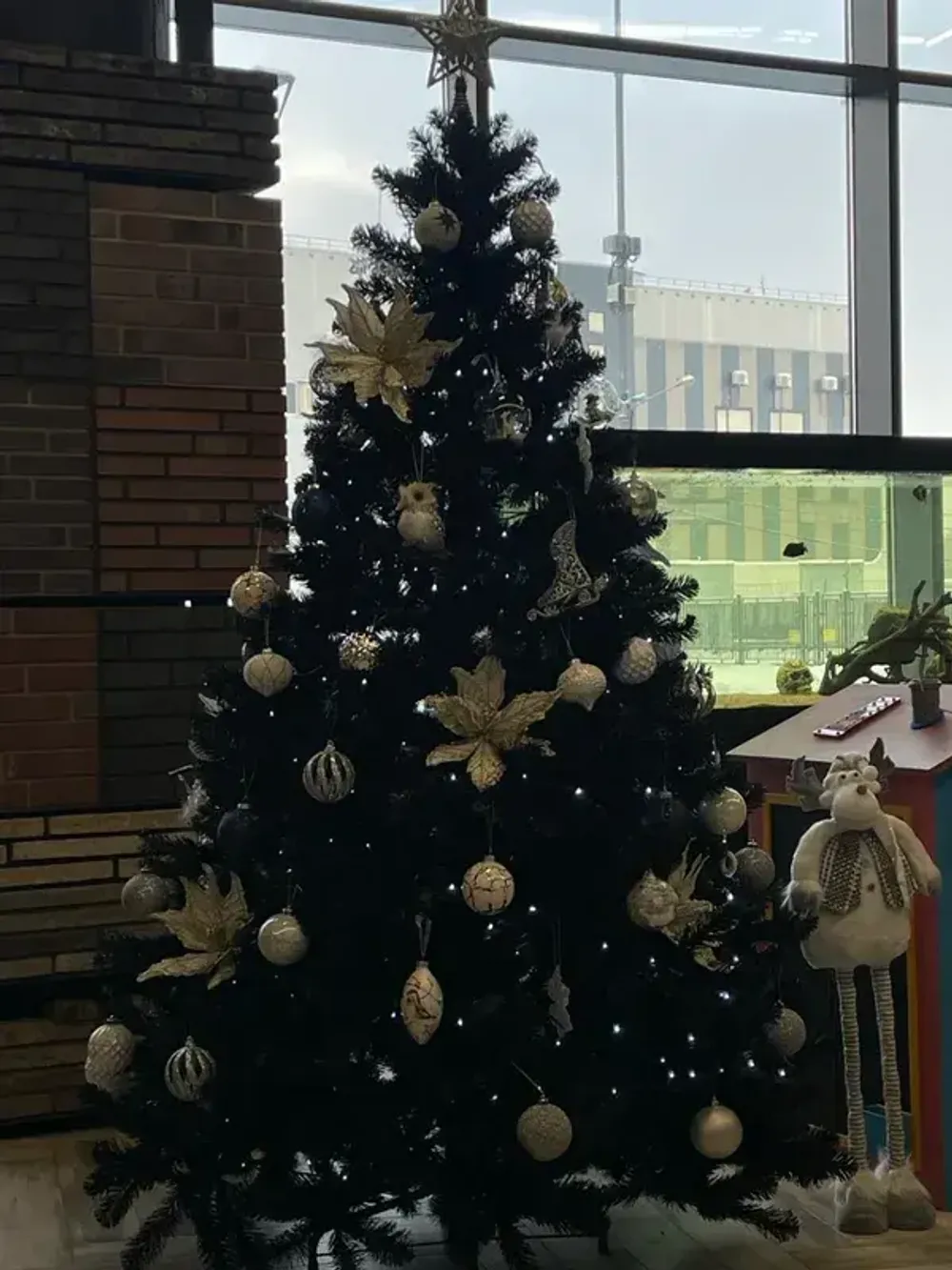 Искусственная черная елка «Чёрная жемчужина» 150 см / 1.5 м