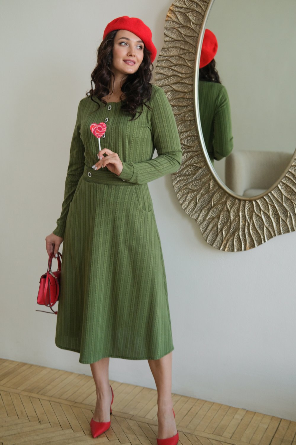 Зеленое платье из вискозы