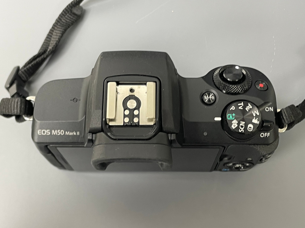 Canon EOS M50 Mark II + kit 15-45mm 1:3.5-6.3 IS STM 1.000 кадров