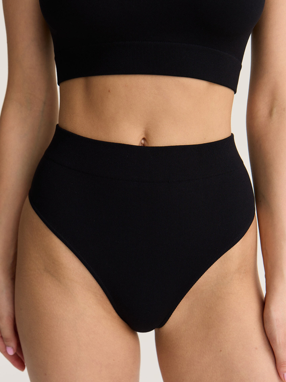 Бесшовные трусы с высокой посадкой