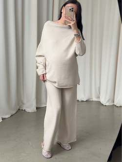 Комплект вязаный, свитер со спущенным плечом и брюки