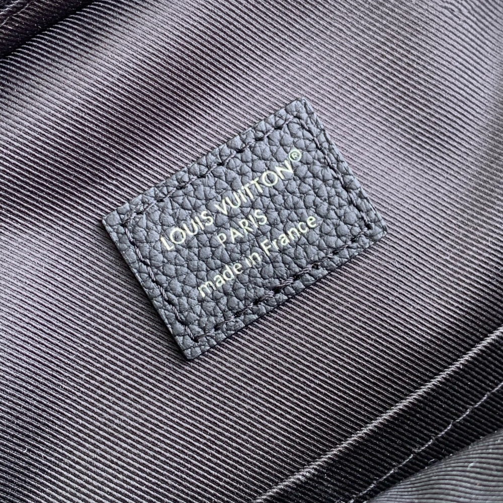 Louis Vuitton Avenue Slingbag