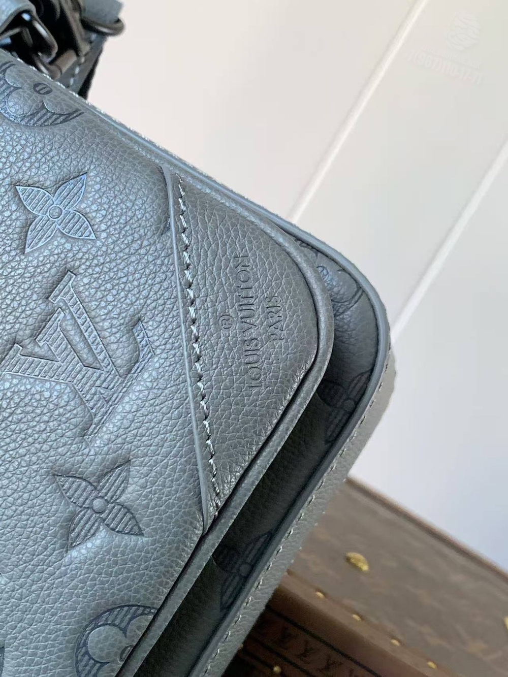 Сумка через плечо/мессенджер Louis Vuitton Trio