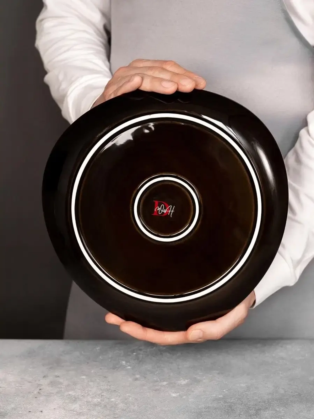 Набор посуды 6 тарелок коричневые треугольные плоские 28 см