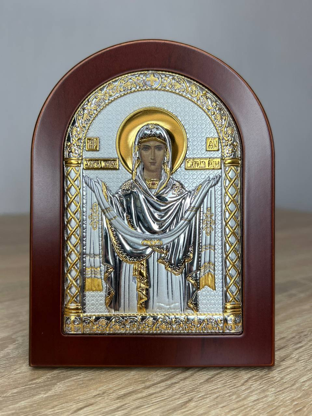 Покрова БМ, икона арочная, красное дерево 105х140