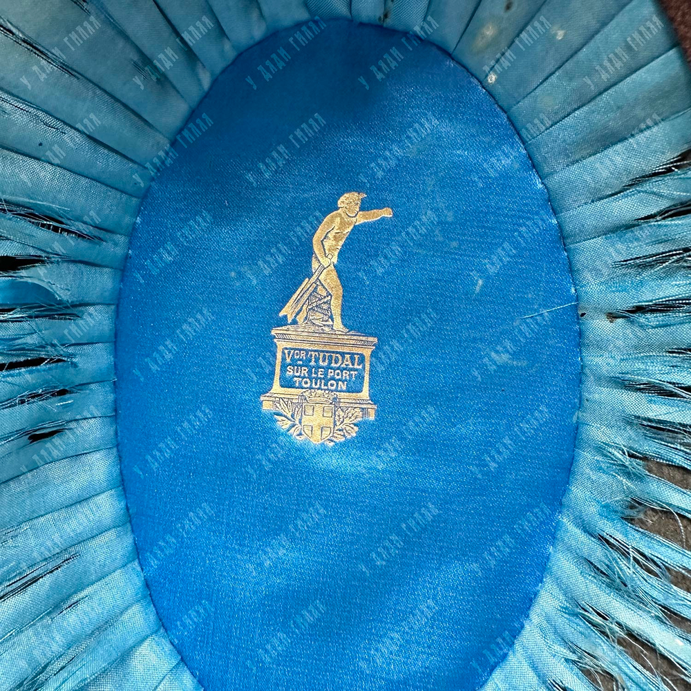 Французская офицерская двууголка (bicorne) в деревянном кофре периода Второй Империи. 1852-1870 г.