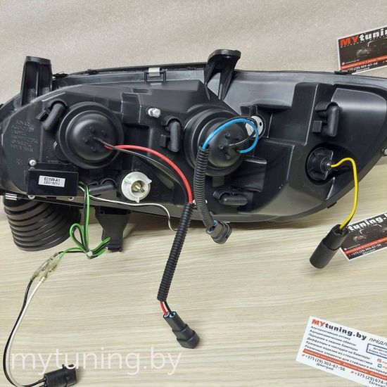 Передние фары daylight black для Opel Zafira A