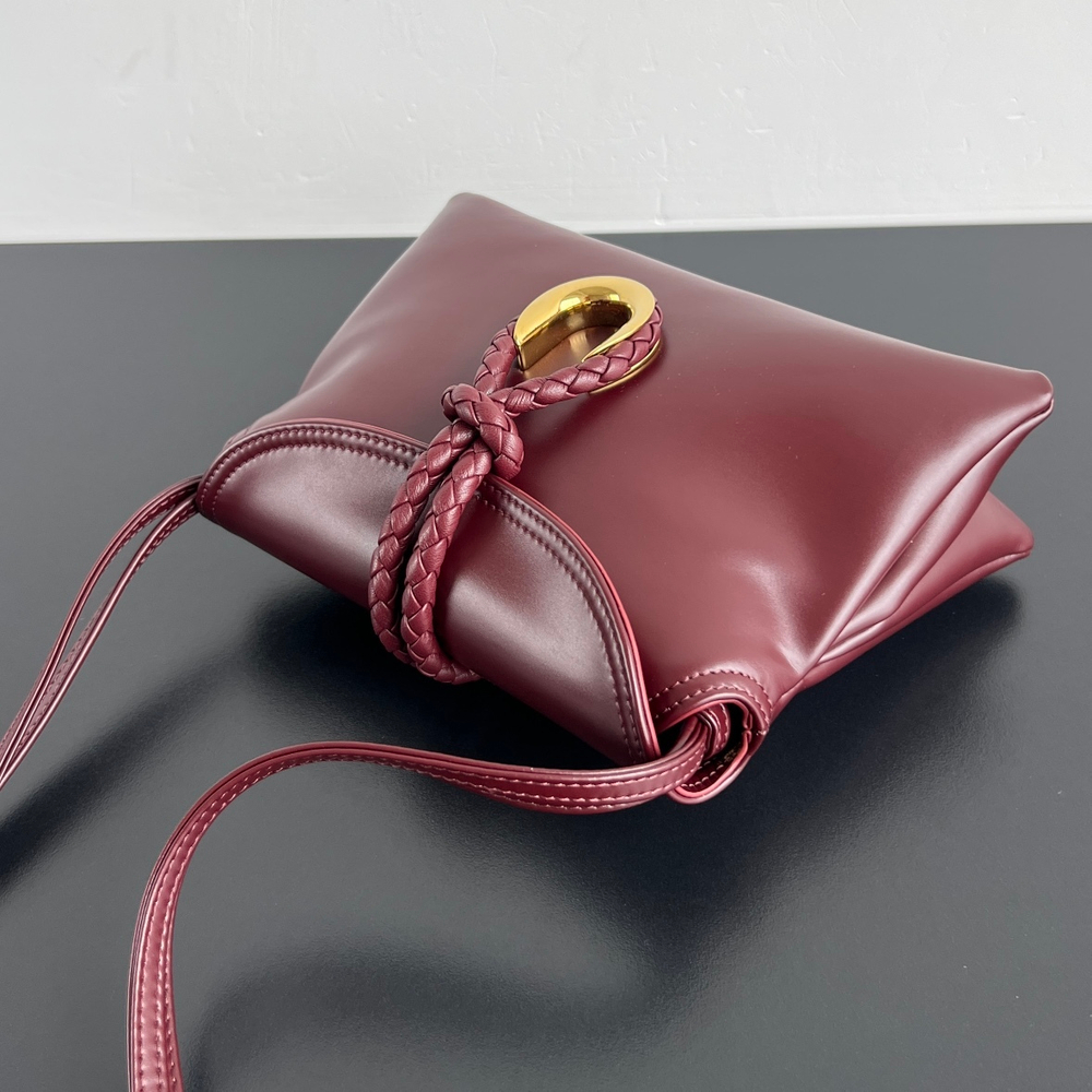 Bottega Veneta Baby Liberta 24 cm
