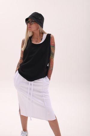 Юбка с карманами базовая