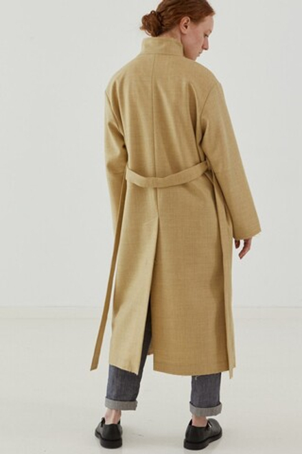 Плащ из бежевой шерсти
