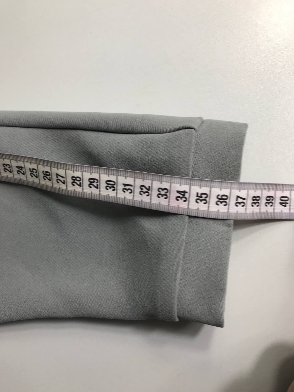 Платье сдержанное, с рукавом летучая мышь 46 размер