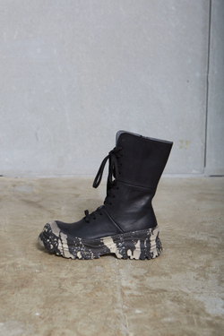 БОТИНКИ С КАМУФЛЯЖНОЙ ПОДОШВОЙ