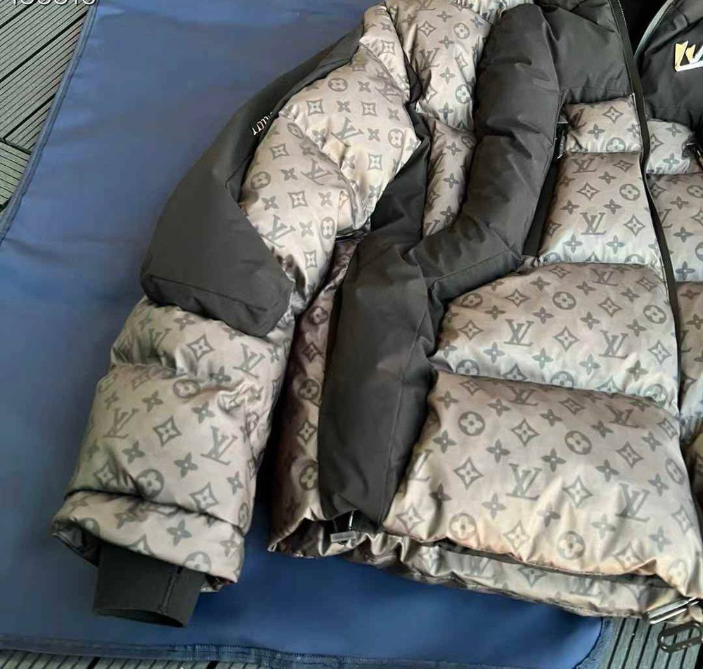 Пуховик Louis Vuitton