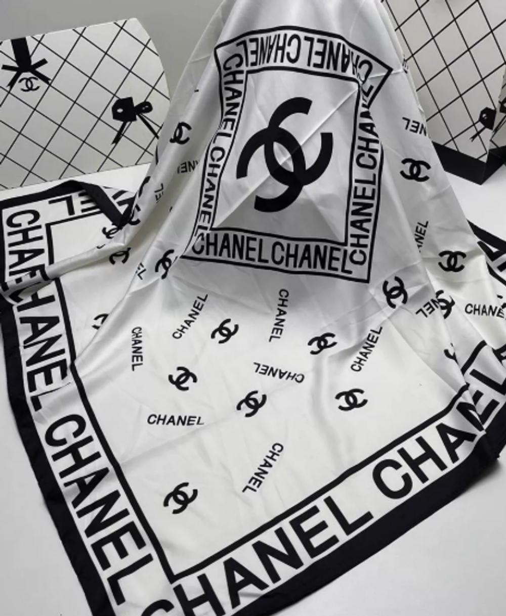 Шёлковый платок Chanel