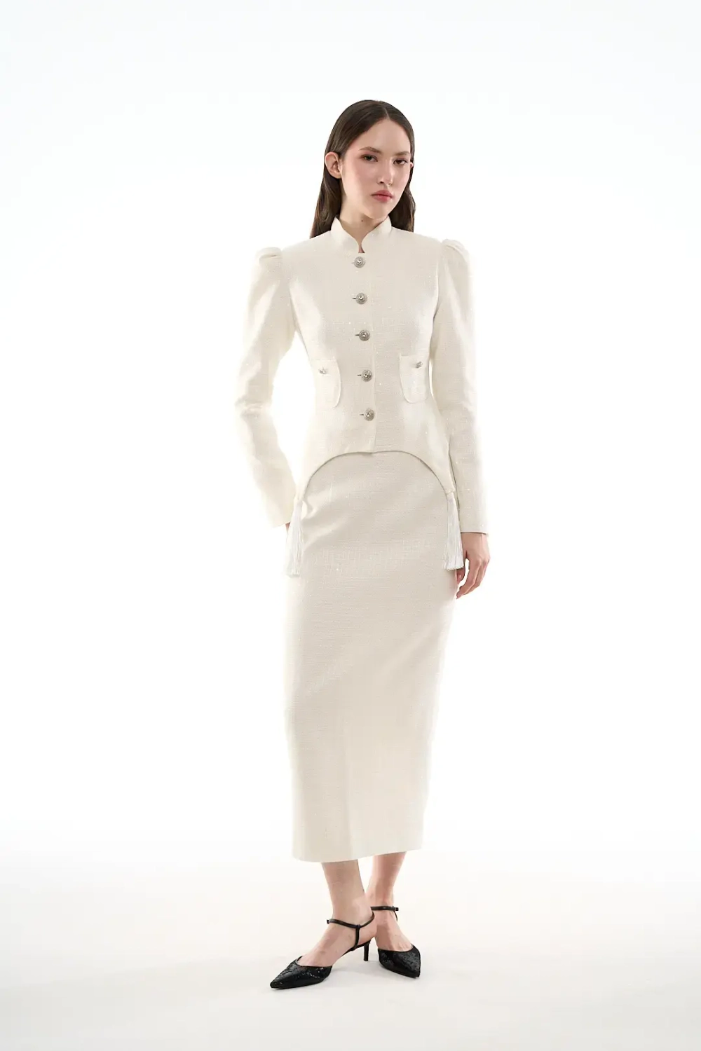 Белый жакет с кистями