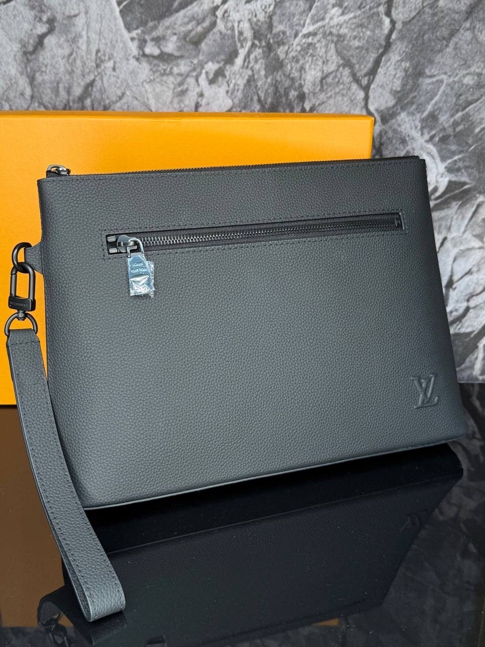 Клатч Louis Vuitton Voyage