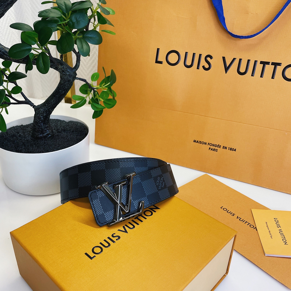 Louis Vuitton Кожаный двухсторонний ремень
