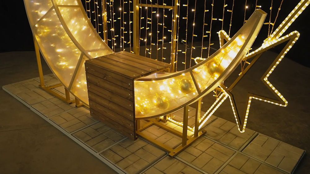 Светодиодная конструкция со скамейкой "Полумесяц"