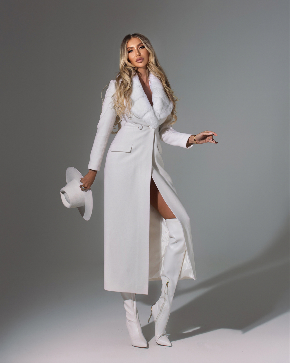 Женское шерстяное пальто с мехом