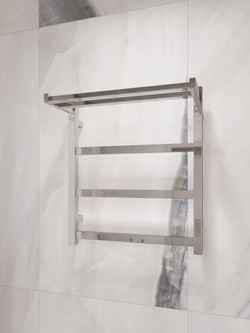 Полотенцесушитель электрический EWRIKA Пенелопа КВ7 60x55 см, подключение справа, слева, скрытое подключение справа, хром, лесенка, с полкой