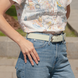 Женский ремень 35мм из кожи сафьяно, фисташкового цвета