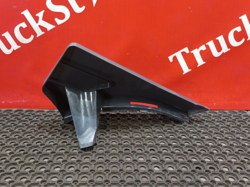 Hаклaдкa пepeднегo кpыла левого