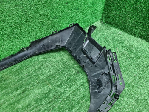 Накладка решетки радиатора Audi Q8 (2018-2023)