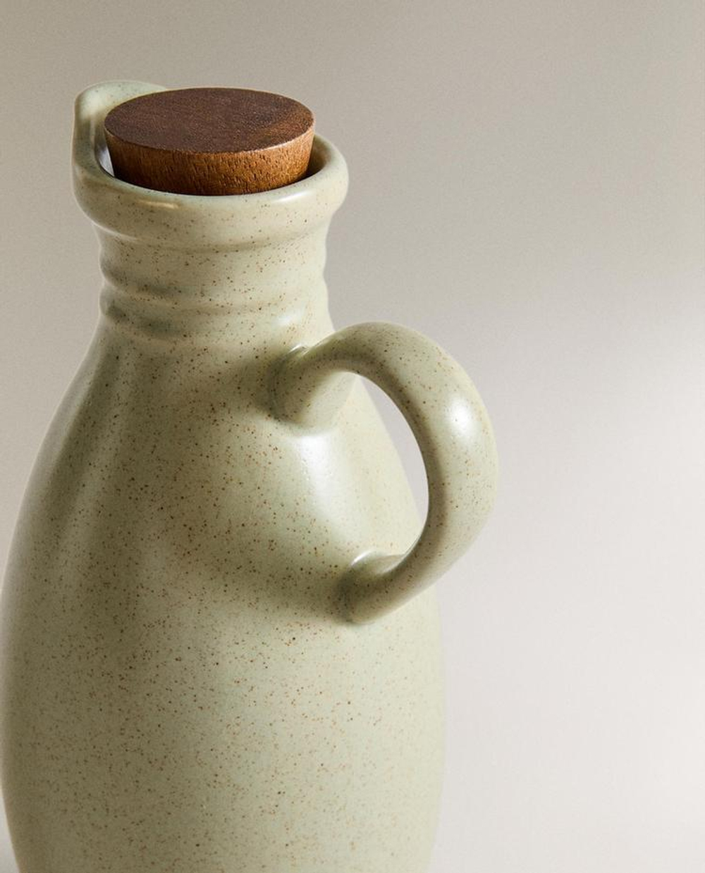 ZARA HOME КРУЕТКА ИЗ КЕРАМИКИ С КРЫШКОЙ, ЗЕЛЕНОВАТЫЙ