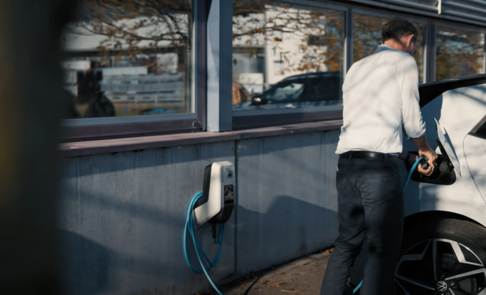 Зарядная станция Mennekes AMTRON® Professional+ PnC 22 C2 (A P+ PnC 22 C2) - 5