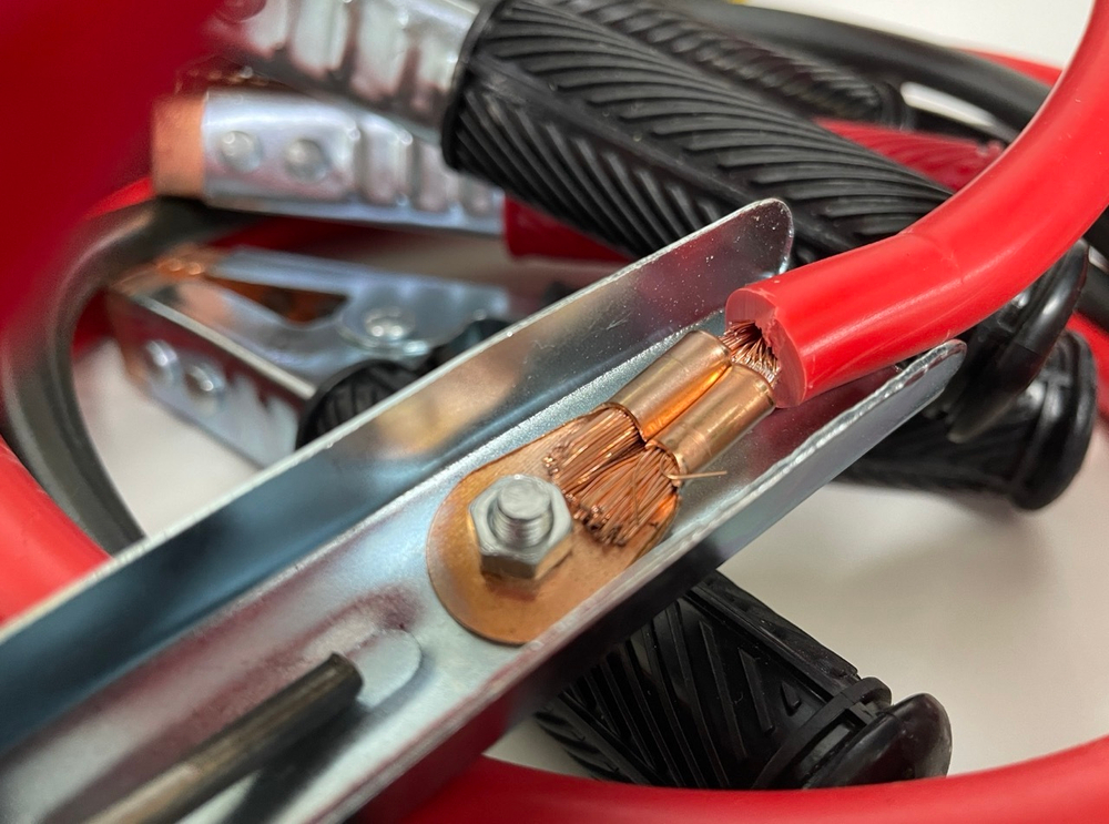 Провода (300А, 2.4 метра) пусковые, прикуривания в сумке, утолщённая жила, морозостойкие, медные, энергия (2 шт. / комплект)