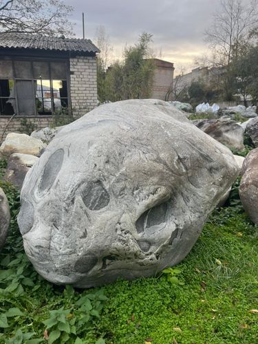 Gray River Boulder /tn