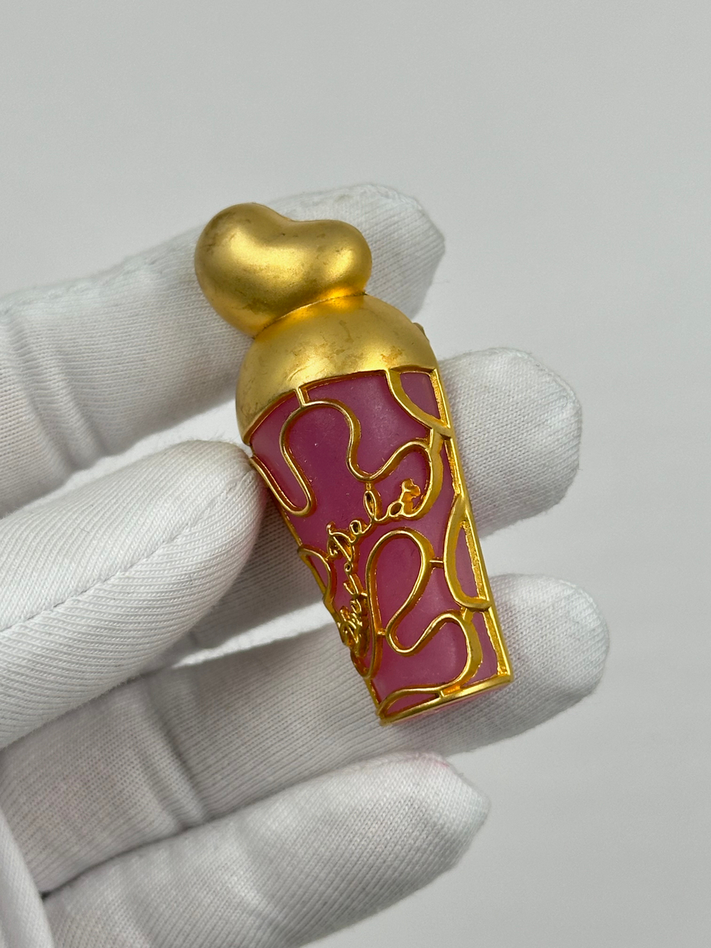 Брошь в виде флакона Nina Ricci