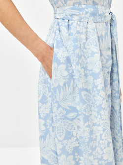 Платье полуприталенного силуэта