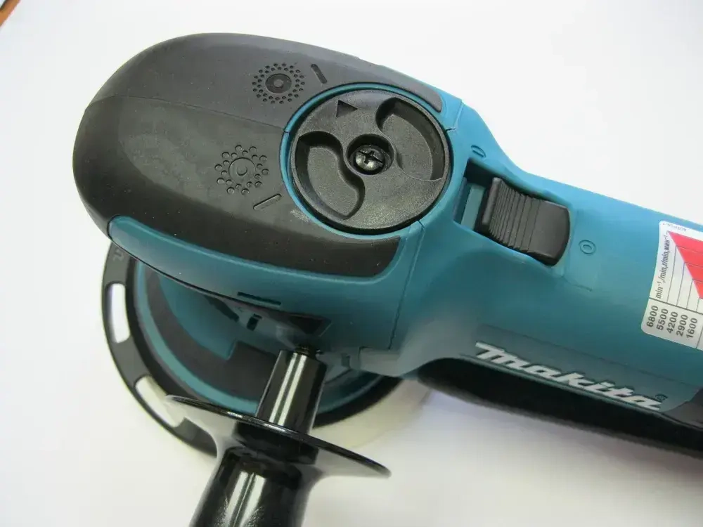 Эксцентриковая шлифмашина MAKITA BO6050J 750Вт 150мм.