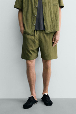 ZARA СТРУЯЩИЕСЯ ШОРТЫ RELAXED FIT, ТЕМНО-ОЛИВКОВЫЙ